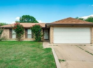 3501 Green Hill Dr, Arlington, TX 76014