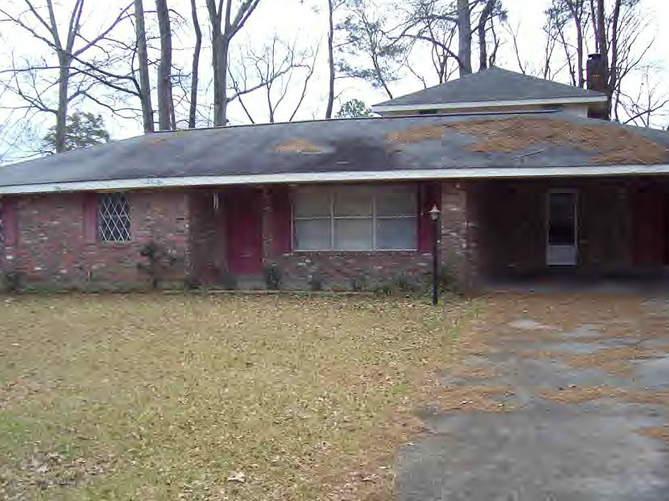 1st image of 705 Brookwood Dr