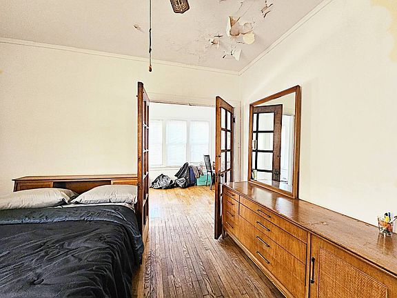 5th image of 7949 S Rhodes Ave