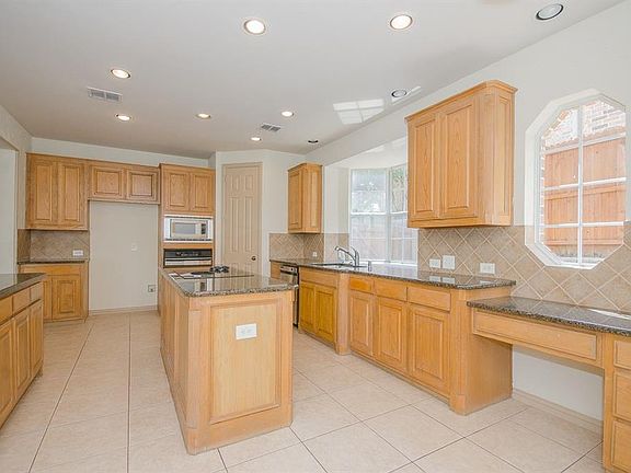 5th image of 1604 Rollins Dr