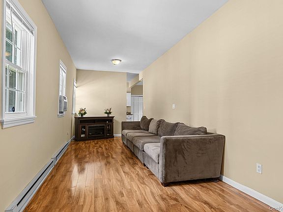 5th image of 10 Batavia Road