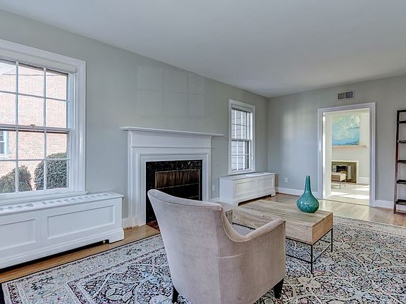 Elegant Living Room (2)