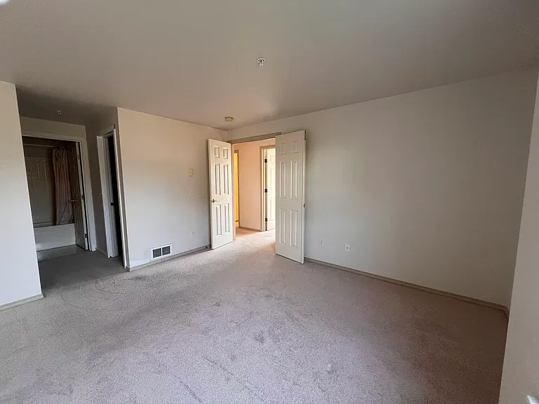 1160 Monroe Ave NE #D5 — Photo 14