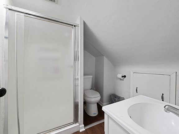 4th image of 529-531 5th St #529