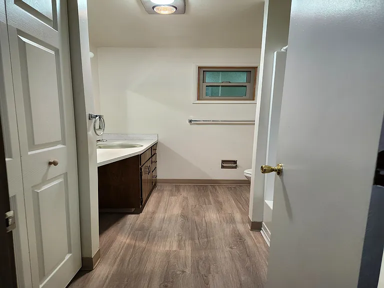 Jade West Apartments - Eugene Oregon
