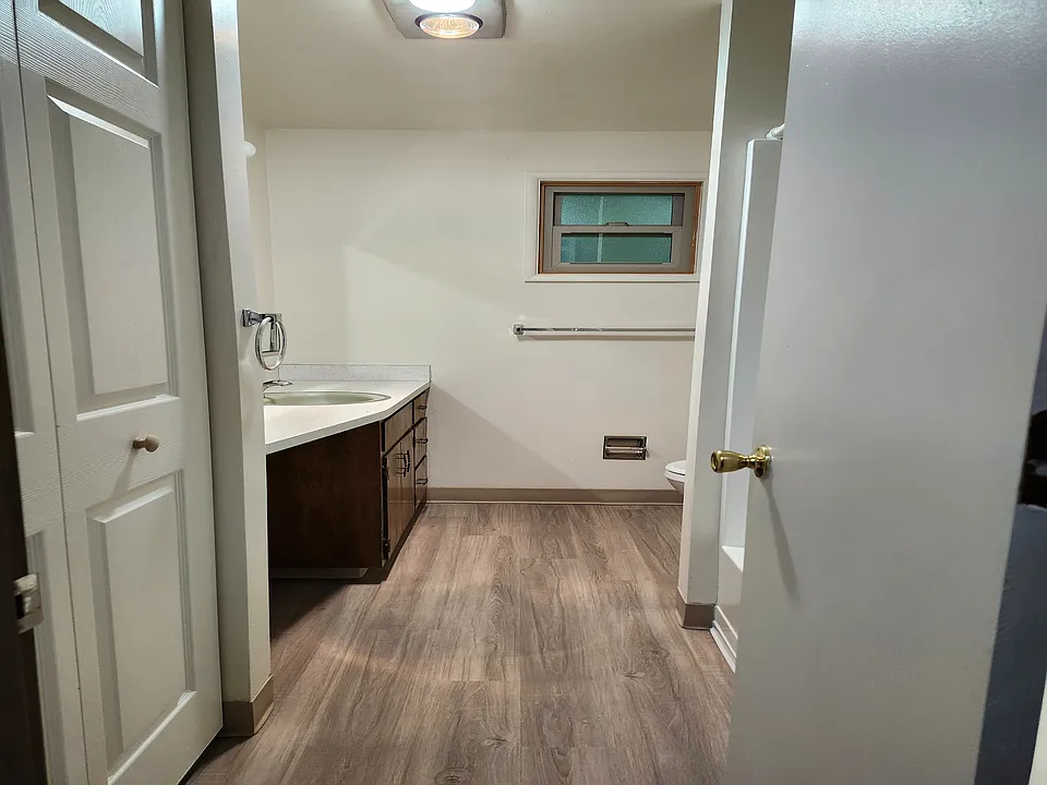 Jade West Apartments - Eugene Oregon