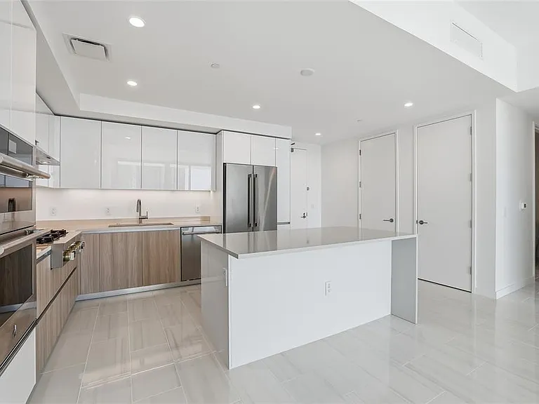 400 Central Ave #505 — Photo 13