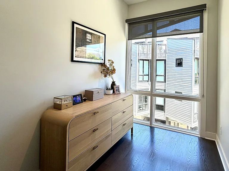 1070 Kenilworth Ave — Photo 17