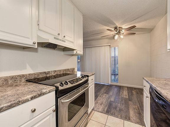 4th image of 894 Woodside Ln E Unit 3