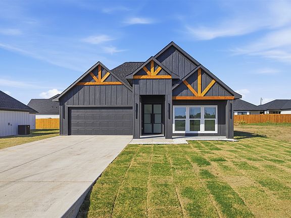 2nd image of 101 Connor Cir