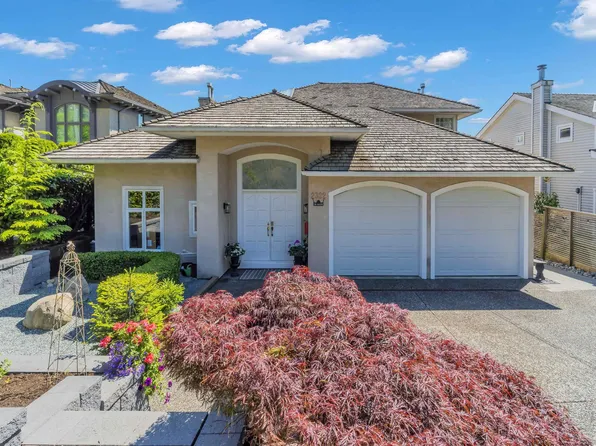 2322 Lawson Ave, West Vancouver, BC V7V 2E6