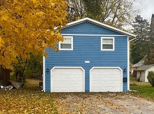 311 N River Rd, Fox River Grove, IL 60021