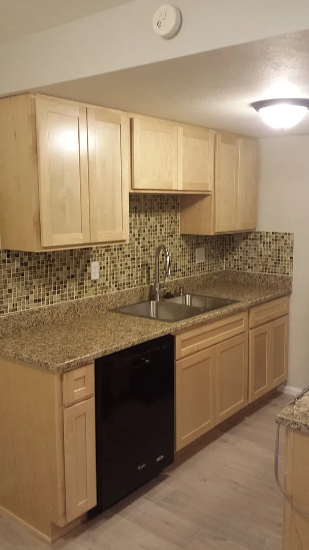 Building Photo - 710 W Cleveland Cir