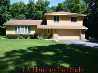 5829 Timber Creek Rd, Cedar Rapids, IA 52411