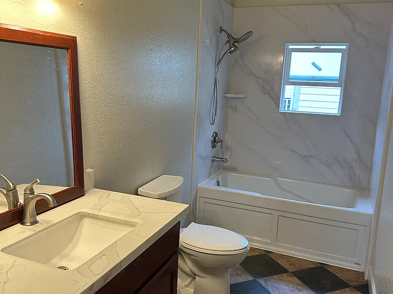 2841 Filbert St #1 — Photo 5
