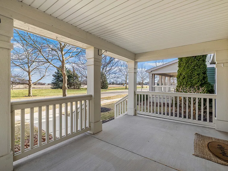 260 Longview Dr — Photo 12