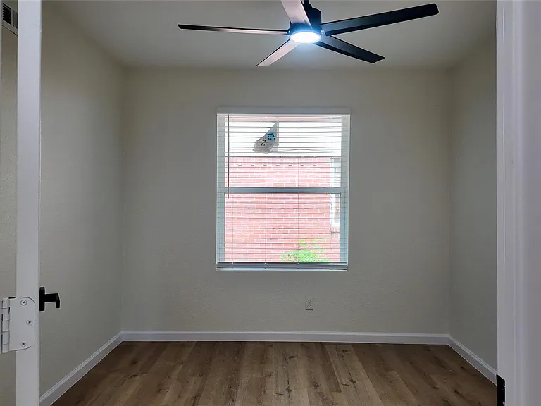 11343 Lippitt Ave — Photo 10