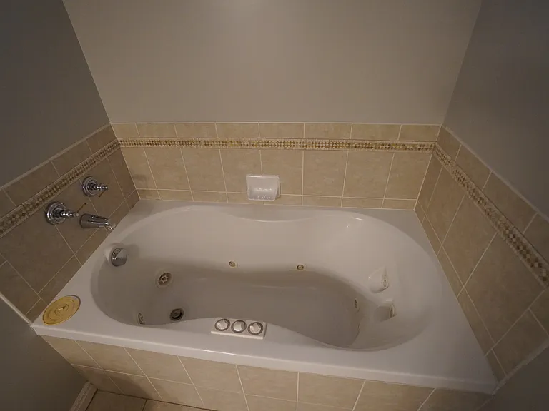 4402 Jefferson Ave — Photo 22