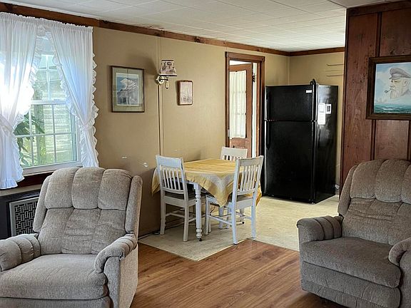 3rd image of 166 Pine Grove Rd