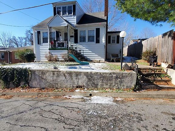 4th image of 402 1st St
