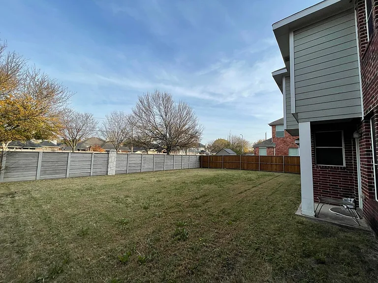 4320 Harpers Ferry Dr — Photo 12