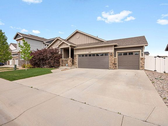2nd image of 5225 Carmon Dr
