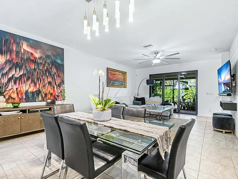13045 Pembroke Dr — Photo 6