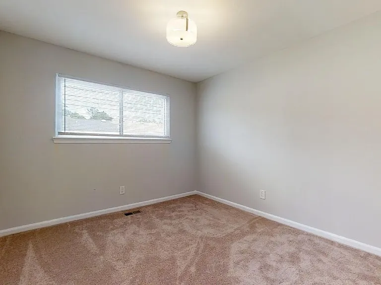114 Villa Dr — Photo 28
