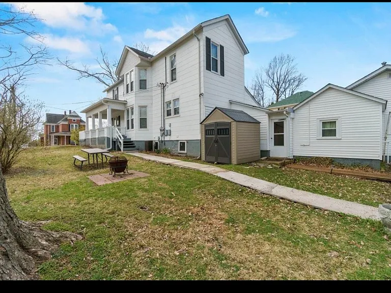 304 Florence St #A — Photo 16