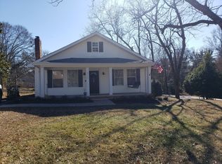 211 W 2nd Ave, Easley, SC 29640