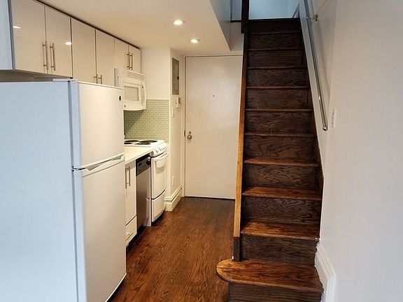 3rd image of 102 Greenwich Ave APT 5