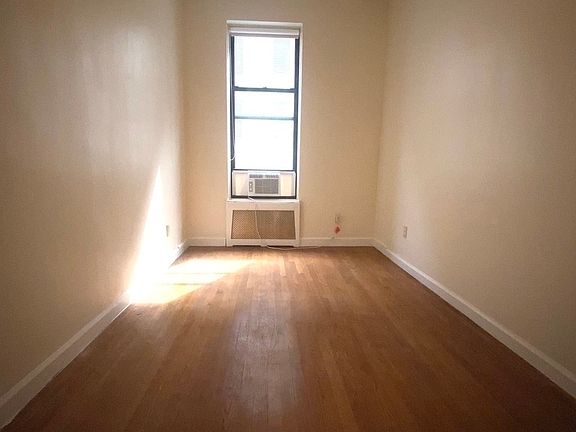 3rd image of 132 W 74th St #5B2