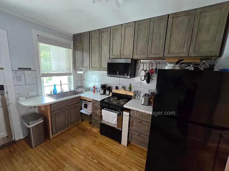 158 E High St — Photo 12