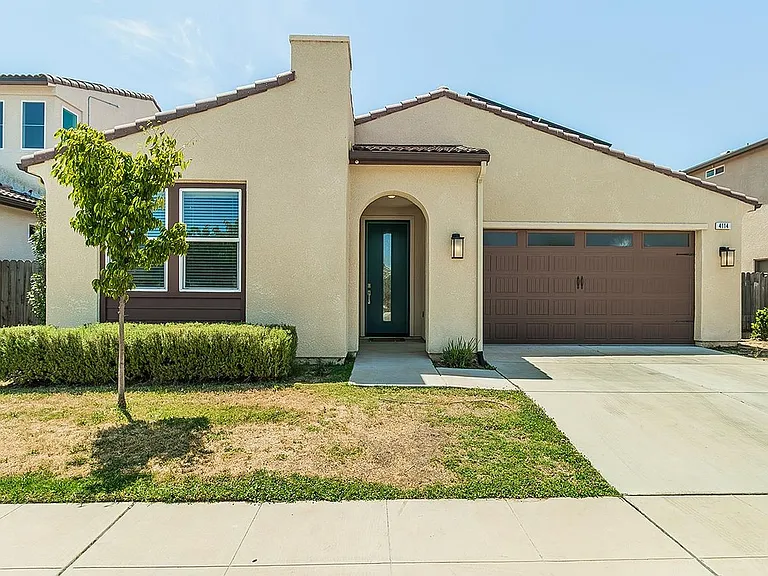 4114 Bellaire Ave — Photo 1