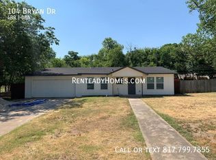 104 Bryan Dr, Arlington, TX 76011
