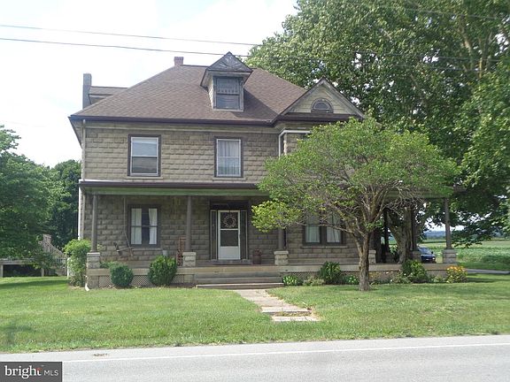 2nd image of 2272 Green Ln