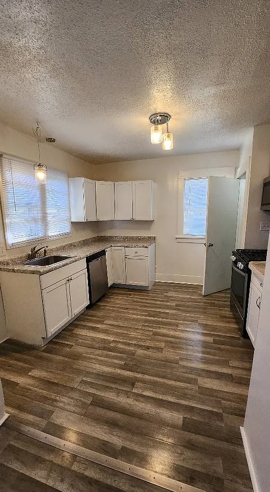3 bed, 1152 sqft, $1,300 — Photo 4