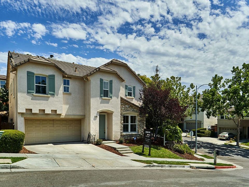1st image of 3068 Dow Dr