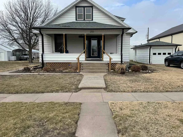 213 3rd St, Claflin, KS 67525