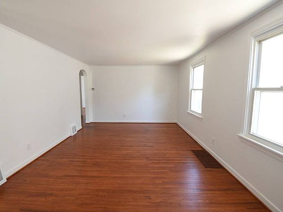 3rd image of 68 Groveland St