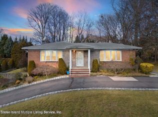 45 Charter Oak Rd, Staten Island, NY 10304