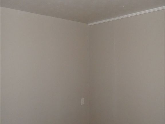 4th image of 4977 Lochinvar Dr