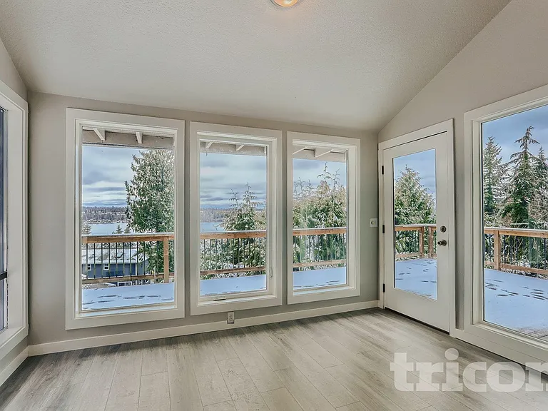 10727 Lake View Dr — Photo 16
