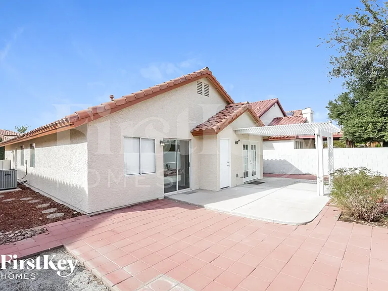 3336 Surfline Dr — Photo 15