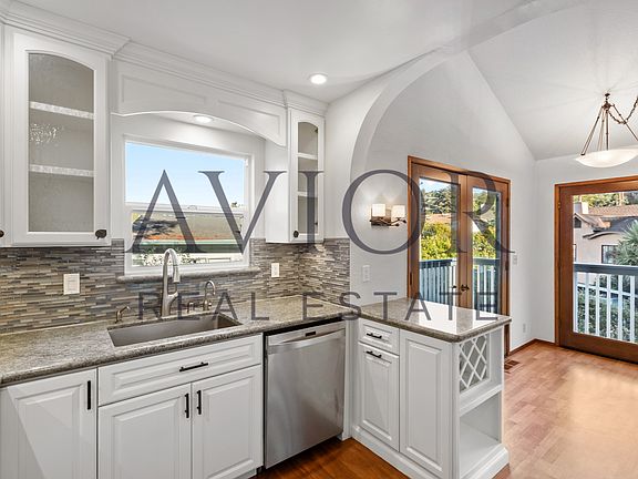 Kitchen | Dining Area