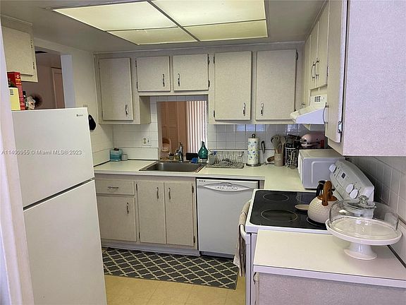 3rd image of 2800 Georgia Ave APT I55