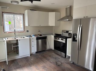 1684 Meadow Dr, Monroe, MI 48162