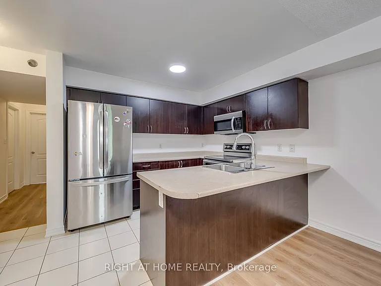 2464 Post Rd #8 — Photo 11