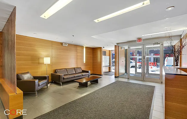 Rented by CORE | media 9