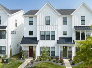 325 Mistflower Ct #18-303, Chesterfield, MO 63017